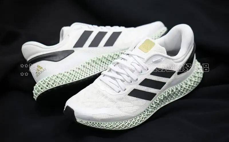 b体育sports顺丰**澳大利亚袋鼠运动鞋：跳跃新高度的运动好伴侣
**