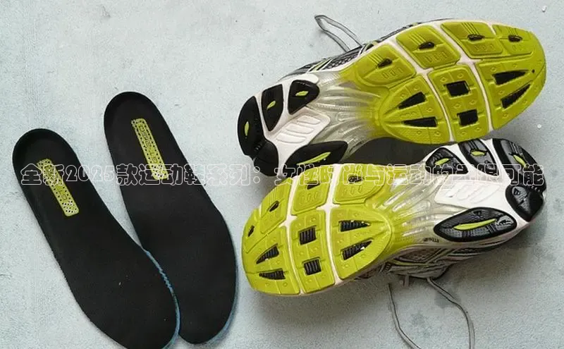 全新2025款运动鞋系列：女性时尚与运动的无限可能