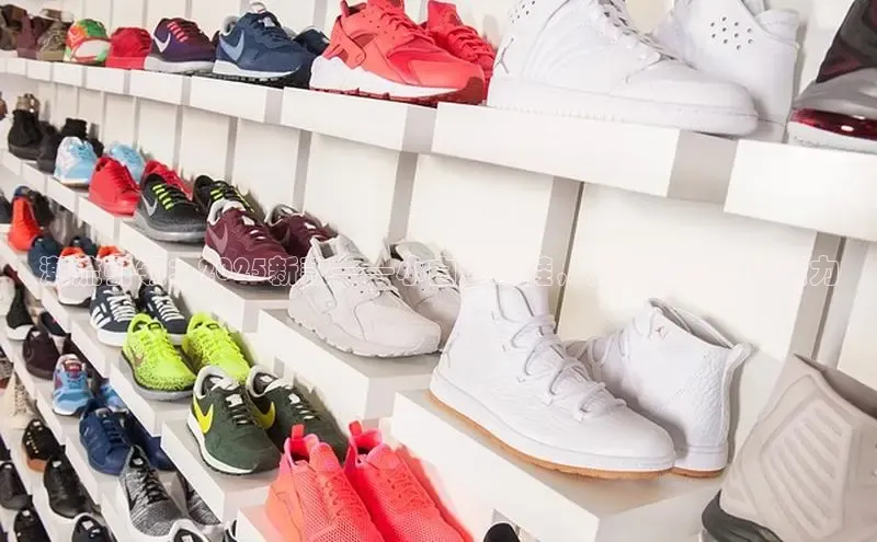潮流引领：2025新款——小白运动鞋，为你点燃夏日活力